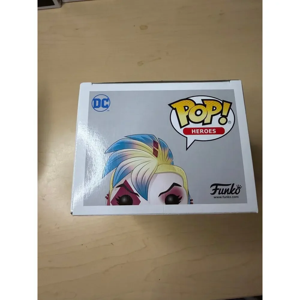 Funko Pop! DC Super Heroes Harley Quinn (And the Skull Bags) Hot Topic Exclusive - Picture 6 of 6